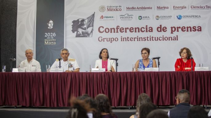 El gobierno admite que el derrame en el Golfo se originó en Pemex; separan a tres funcionarios