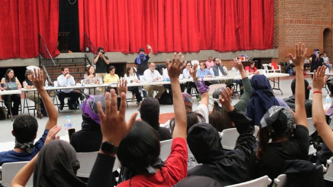 UAEM reanuda diálogo; exhiben a la Procuraduría y se mantiene la tensión