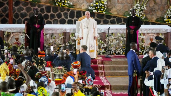 En Camerún, el papa arremete contra los “tiranos” que devastan la Tierra con guerra y explotación
