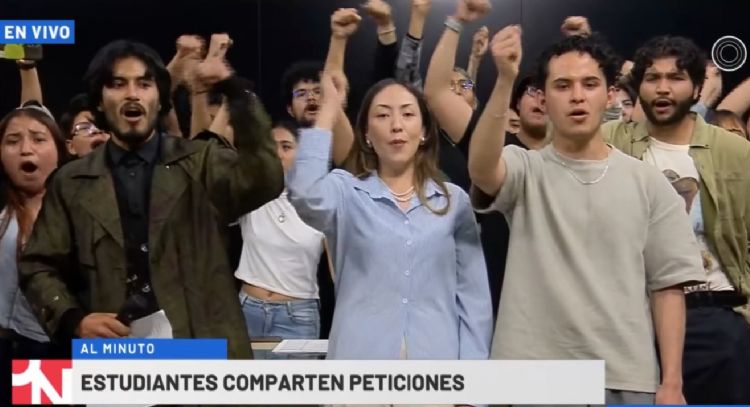 Alumnos irrumpen en Canal Once y denuncian que el IPN está en “decadencia y agoniza”