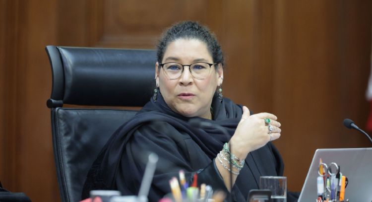 “Ministra del pueblo”: tribunal abre la puerta a que Lenia Batres registre su apodo como marca