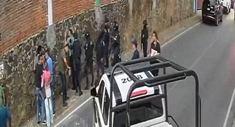 Abogados acusan a policías de Morelos de detener ilegalmente y sembrar pruebas a un litigante