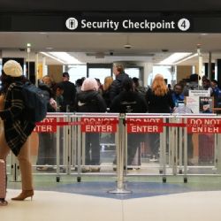 China instó a viajeros evitar el aeropuerto de Seattle después de que EU negó entrada a 20 académicos