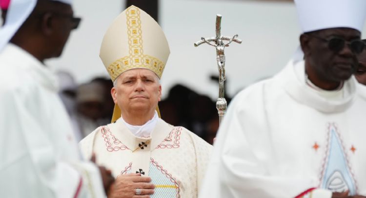 Papa señala que “no me interesa en absoluto” debatir con Trump, pero seguirá predicando la paz