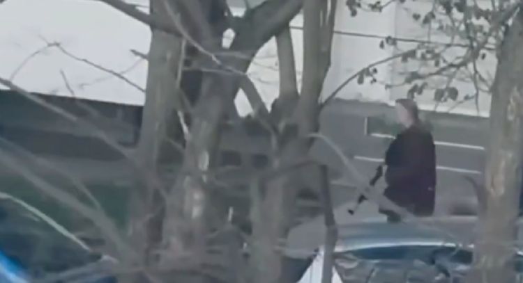 Un hombre mata a seis personas y toma rehenes en supermercado en Kiev