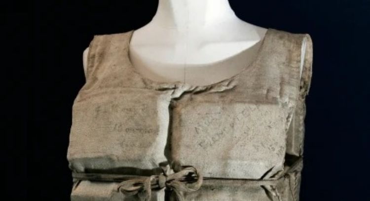 Chaleco salvavidas de pasajero que sobrevivió al Titanic fue subastado por más de 900 mil dólares