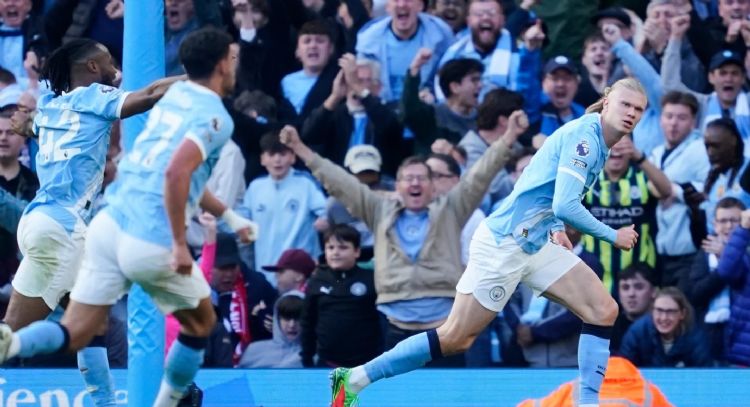 Manchester City derrota 2-1 al Arsenal; esta victoria lo acerca a la lucha por la Premier