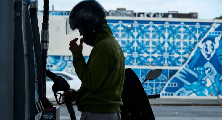 Nueva alza de precios del petróleo tras incidentes entre EU e Irán en el estrecho de Ormuz