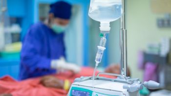 Suero vitaminado en Sonora: sube a ocho la cifra de defunciones y continúan investigaciones