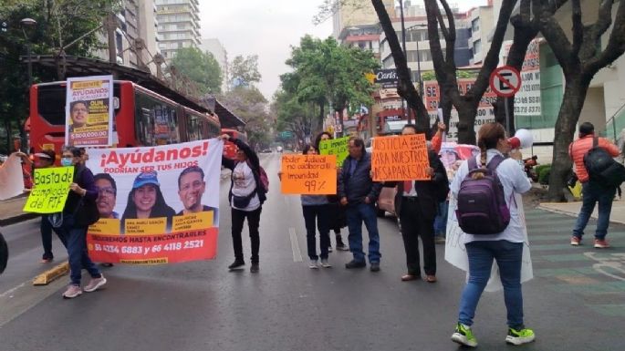 Con bloqueo vial en CDMX, familias buscadoras exigen a jueces que autoricen diligencias pendientes