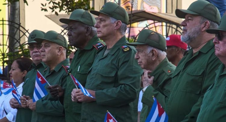 Cuba confirma haberse reunido con funcionarios de EU y exige que se levante el bloqueo energético