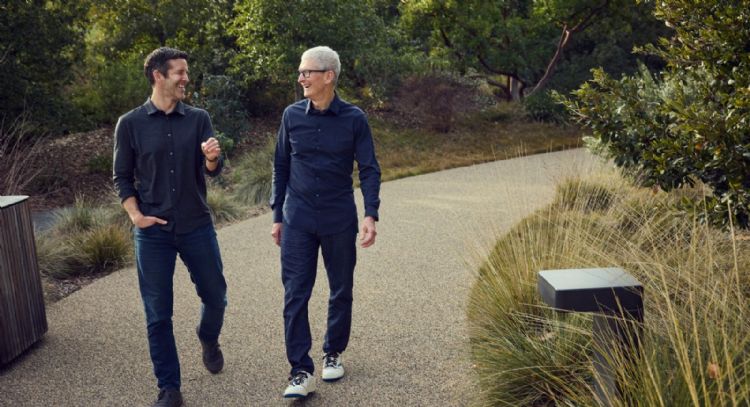 Tim Cook deja la dirección de Apple; lo sustituye John Ternus