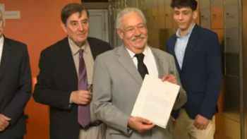 Gonzalo Celorio deposita su legado en la Caja de las Letras del Instituto Cervantes