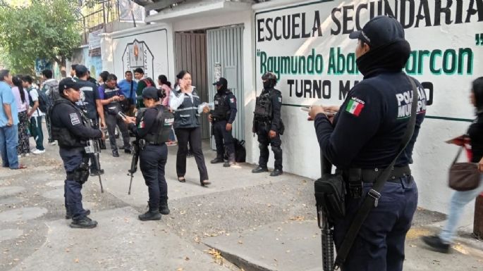 Evacuan a cerca de mil estudiantes de secundaria en Chilpancingo ante amenaza de ataque armado
