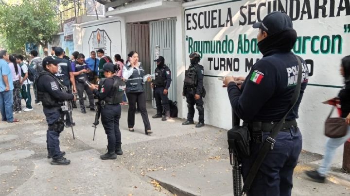 Evacuan a cerca de mil estudiantes de secundaria en Chilpancingo ante amenaza de ataque armado