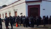 Foto ilustrativa de la nota titulada: Policías toman el Palacio Municipal de Jonuta; denuncian recortes salariales y falta de equipo