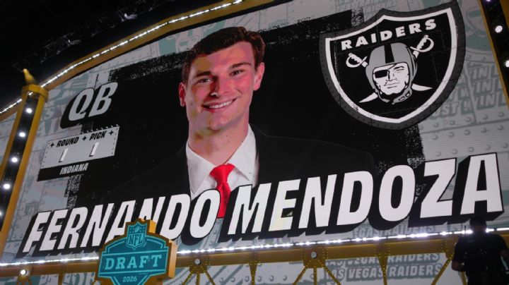 Fernando Mendoza, David Bailey y Jeremiyah Love son seleccionados 1-2-3 en el draft de la NFL
