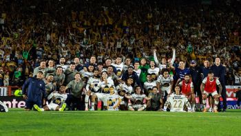 Pumas vence 2-0 a Pachuca y termina como líder de la Liga MX