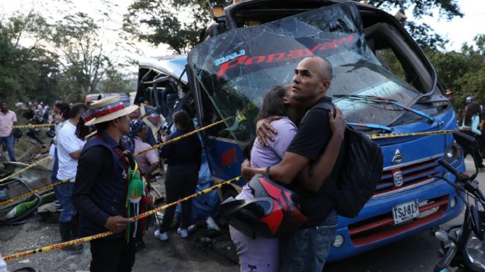 Un artefacto explosivo mata a 13 personas y hiere a 38 en autobús en Colombia