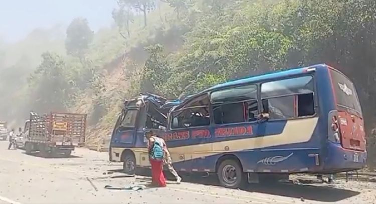 Atentado terrorista en Colombia deja al menos 7 muertos y 17 heridos (Video)