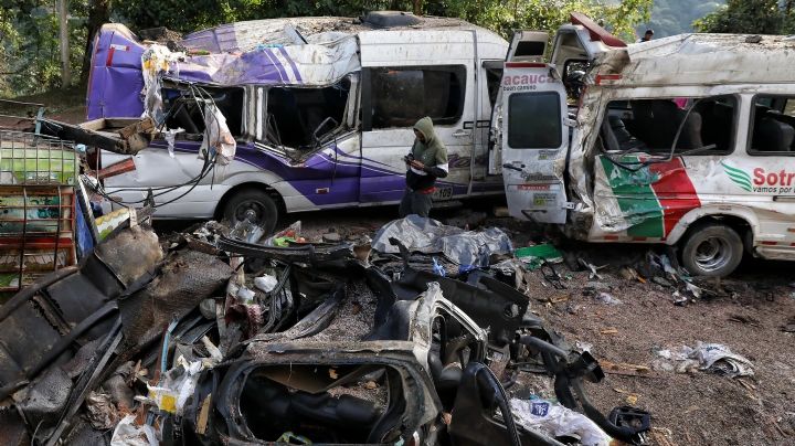 Número de muertos por atentado con bomba contra autobús en Colombia asciende a 20