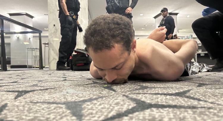 Secretario de Justicia dice que atacante en cena de Trump buscaba a funcionarios del gobierno