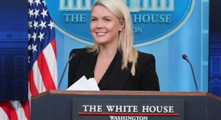 Estamos bendecidos por tener a un presidente dispuesto a dar su vida por el país: Karoline Leavitt