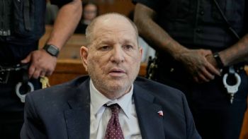 Acusadora de Harvey Weinstein por presunta violación dice al jurado: "Me trató como si me poseyera"