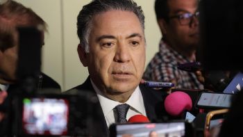 Enrique Inzunza confirma que comparecerá ante la FGR por acusación de presuntos nexos con el narco