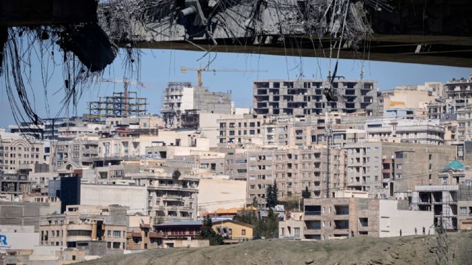 La guerra se acerca al final de la quinta semana: Irán ataca la región e Israel y EU golpean Teherán