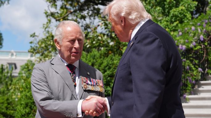 Trump anuncia la retirada parcial de aranceles al whisky de Reino Unido tras la visita de Carlos III