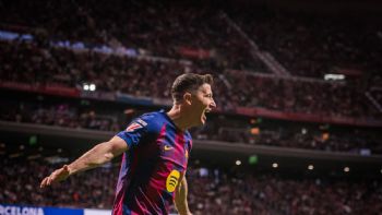 Barcelona derrota 2-1 al Atlético de Madrid y aumenta su liderato en La Liga (Videos)