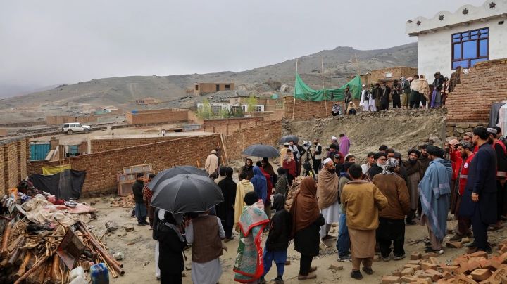 Aumenta número de muertos por el terremoto en Afganistán, entre ellos 8 refugiados