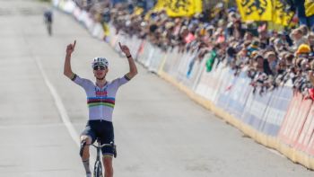 El monumental Pogacar gana el Tour de Flandes por tercera vez consecutiva