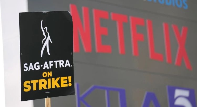 El sindicato de guionistas y los estudios de Hollywood alcanzan un acuerdo preliminar de cuatro años