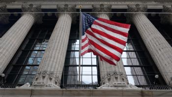 El petróleo baja casi a 90 dólares y los mercados bursátiles suben tras cese del fuego con Irán