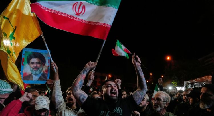 Irán cierra de nuevo el estrecho de Ormuz por los ataques de Israel en Líbano; EU exige reapertura