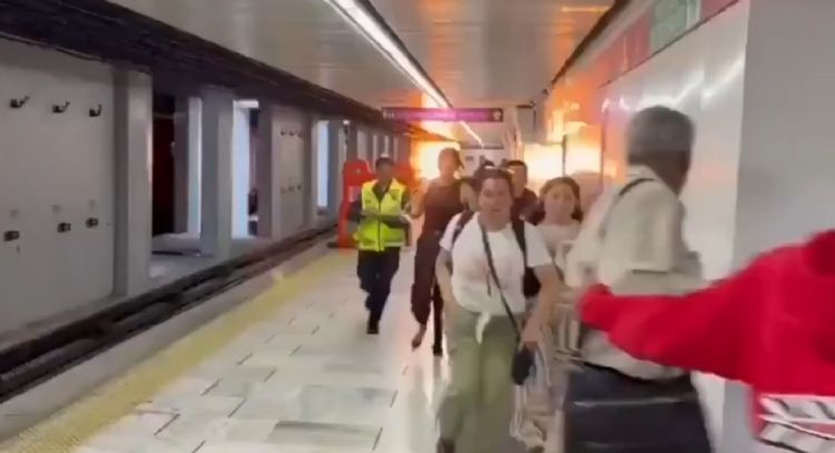 Cortocircuito desata caos en la estación Salto del Agua del Metro (Videos)