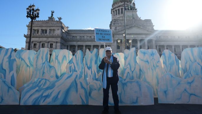 Milei logra aprobación en Congreso de la polémica ley que flexibiliza la protección de glaciares