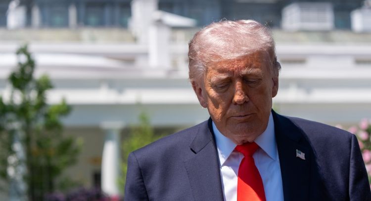 Antes de cumplirse el plazo legal, Trump dice al Congreso que las hostilidades con Irán “terminaron”