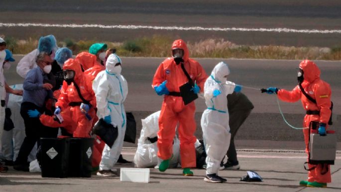 Dos pasajeros dan positivo a hantavirus y un tercero muestra síntomas tras evacuación del crucero
