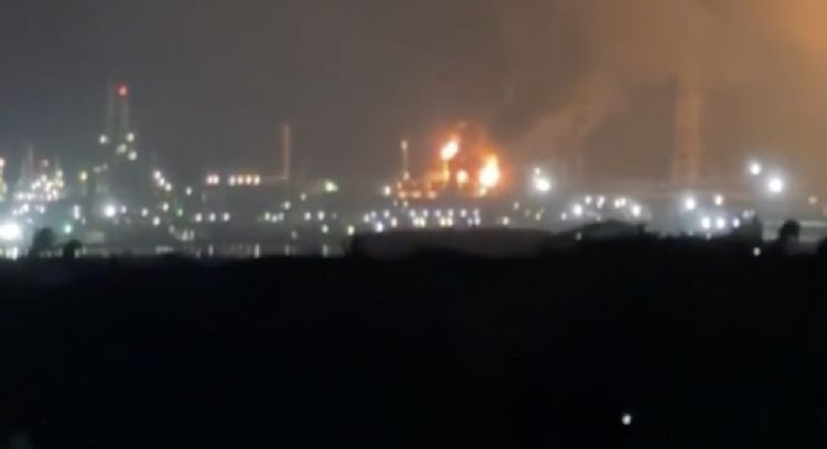 Explosión en refinería de Pemex en Salinas Cruz, Oaxaca; seis personas lesionadas (Video)