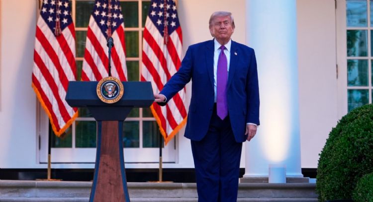 Trump asegura que Cuba "está pidiendo ayuda" a EU y adelanta que ambos países "van a hablar"