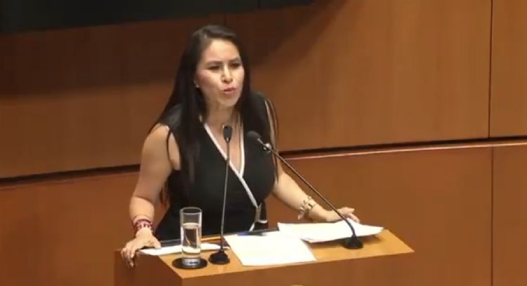 Senadora dice que en Morena sí se saben las frases de Benito Juárez, y lo cita mal (Video)