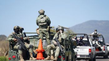 Hace agua el Plan Michoacán: retiran base militar y el narco destierra a 668 personas