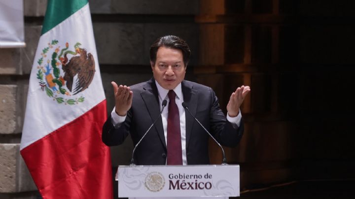 Mario Delgado anuncia aumento de 9 por ciento a sueldo de maestros