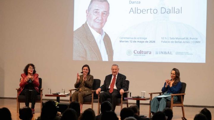 Alberto Dallal, reconocido especialista de danza, recibió la Medalla Bellas Artes