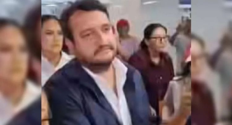 Entre abucheos y protestas reciben a Ariadna Montiel y a “Andy” López Beltrán en Chihuahua (Video)