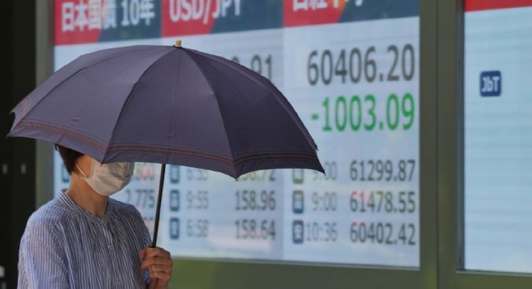 Caen las acciones y sube el petróleo tras advertencia de Trump a Irán: "El tiempo se acaba"