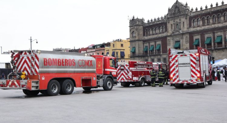 Flamazo en plantón de la UPREZ en el Zócalo; tres mujeres lesionadas